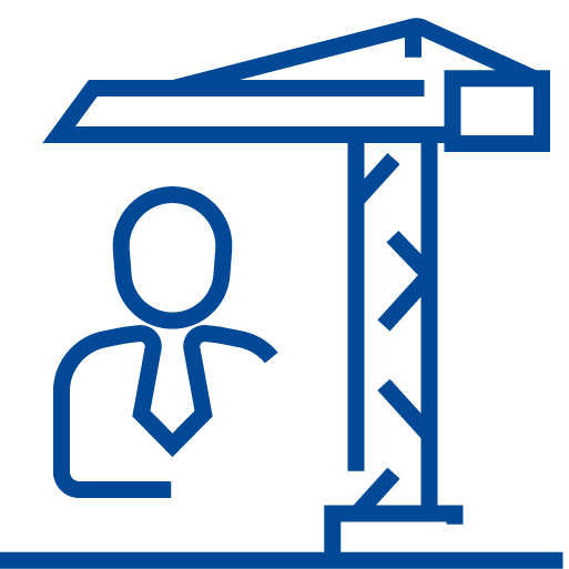 Icona stilizzata di un casco da cantiere con un ingranaggio, su sfondo celeste chiaro; simboleggia la supervisione e il controllo dei progetti di costruzione