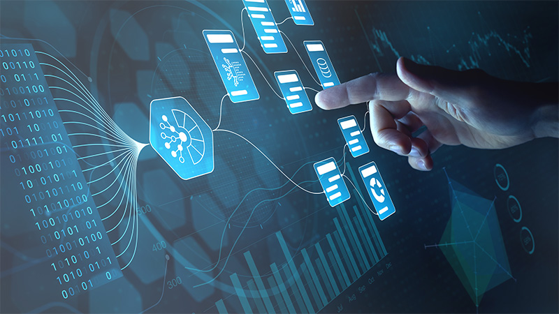 Due dispositivi mobili in primo piano che mostrano interfacce digitali con icone e grafici astratti, su sfondo sfumato blu; l’immagine comunica soluzioni digitali e scenari di utilizzo.